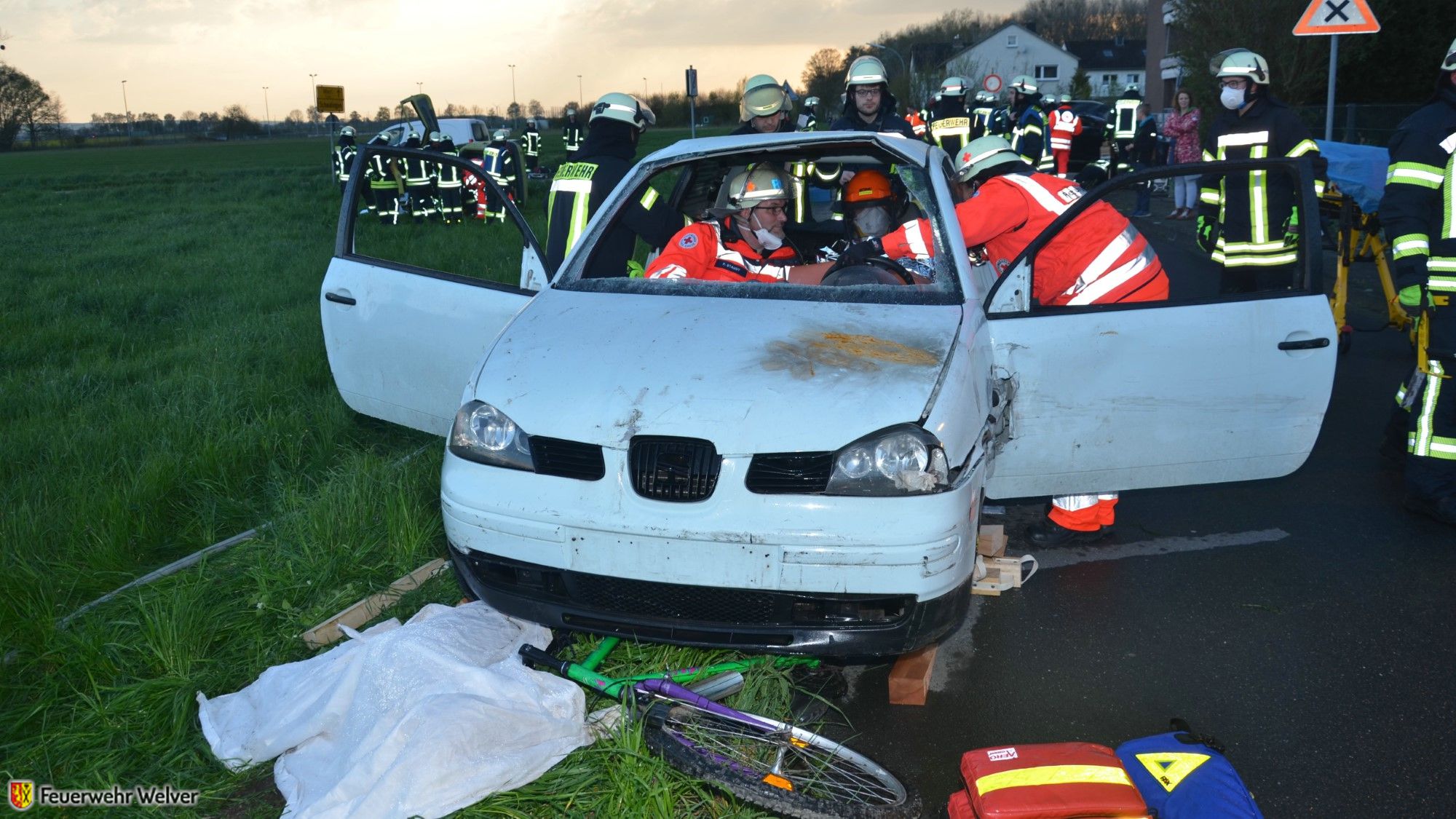 Zugübung: Schwerer Verkehrsunfall